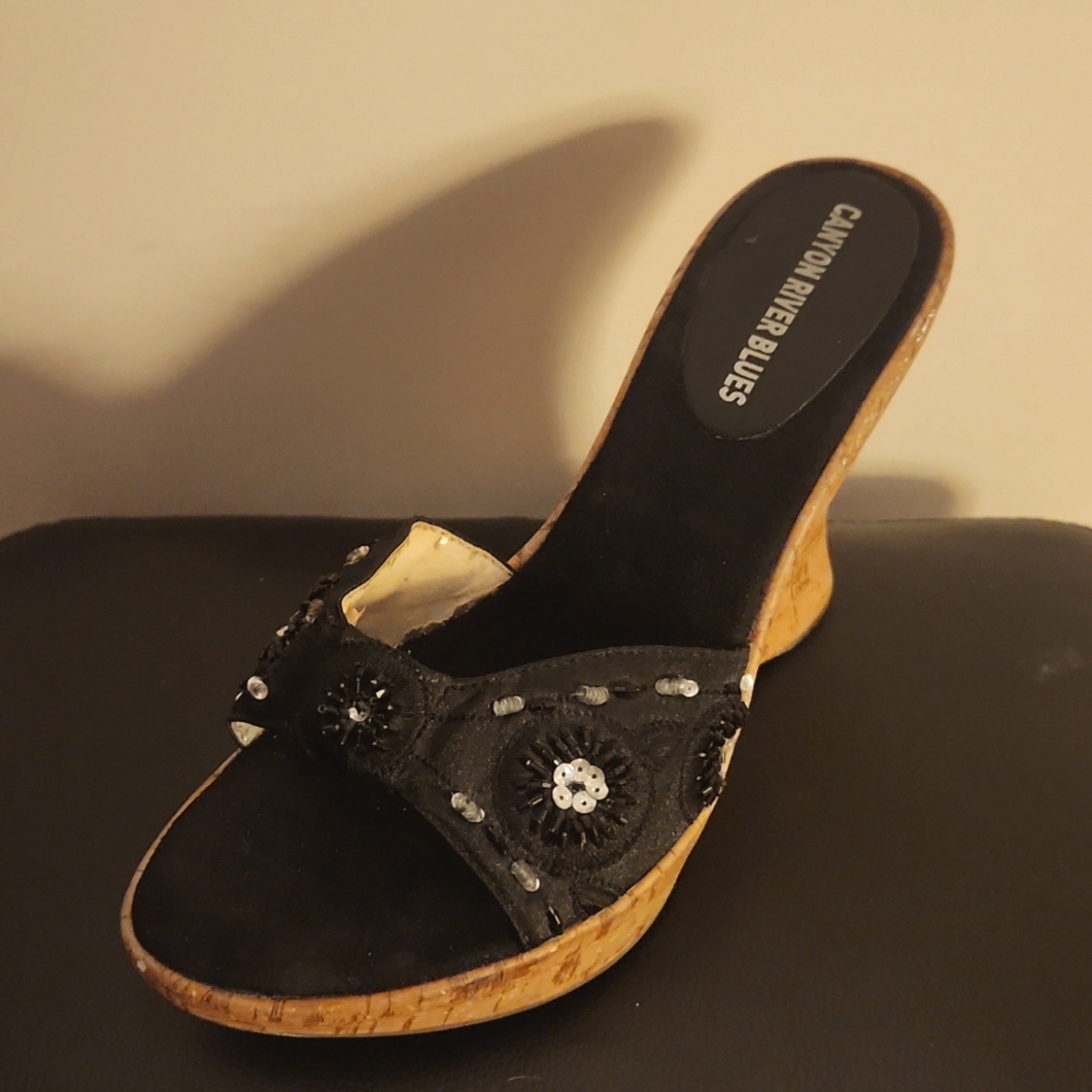 Canyon River Blues Cork Wedge Tan & Black Sandal w/ sequins on front. Size 6